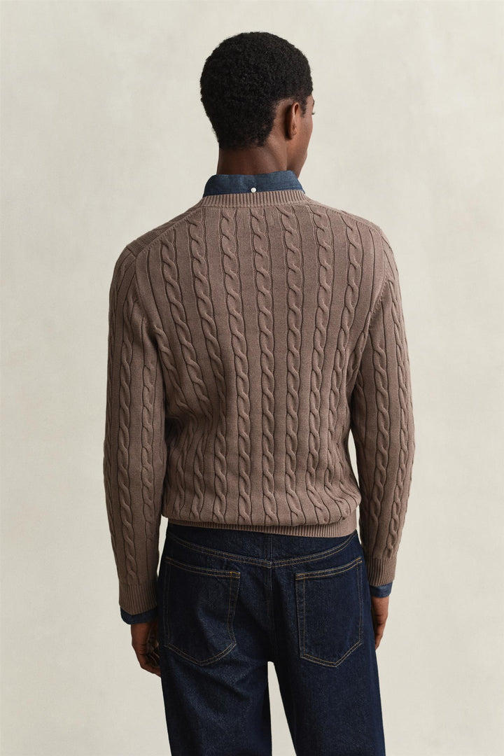 CLASSIC CABLE KNIT SWEATER