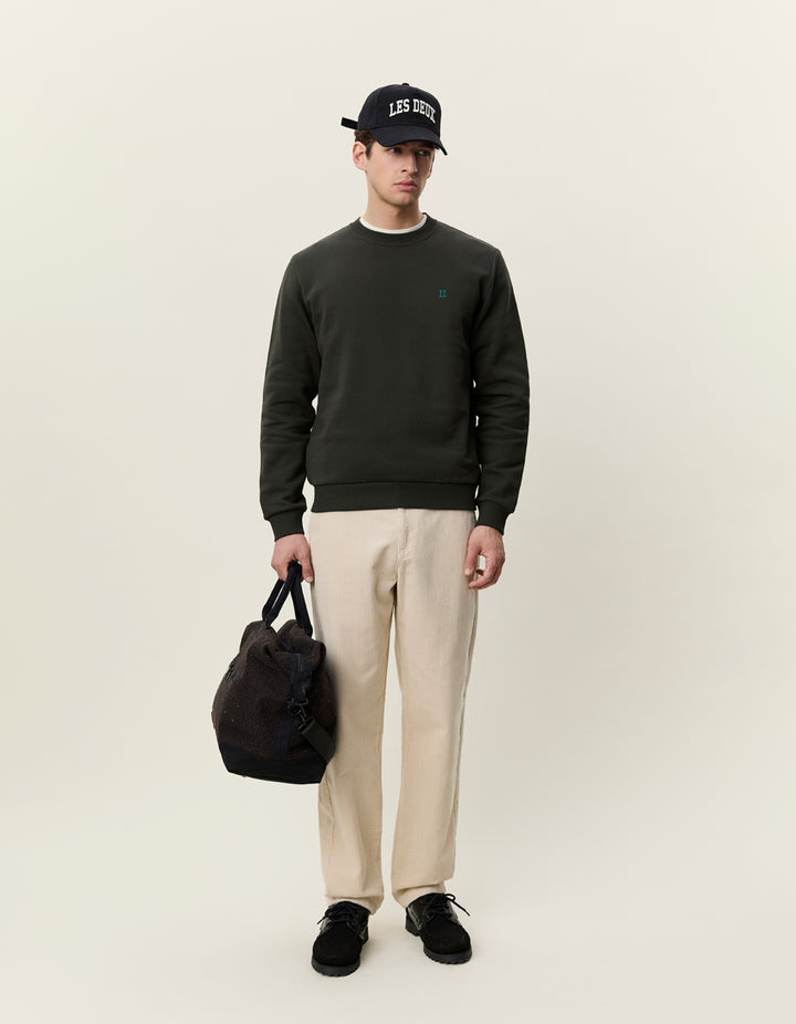 CORE SEASONAL SWEATSHIRT