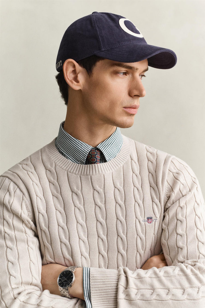 CLASSIC CABLE KNIT SWEATER