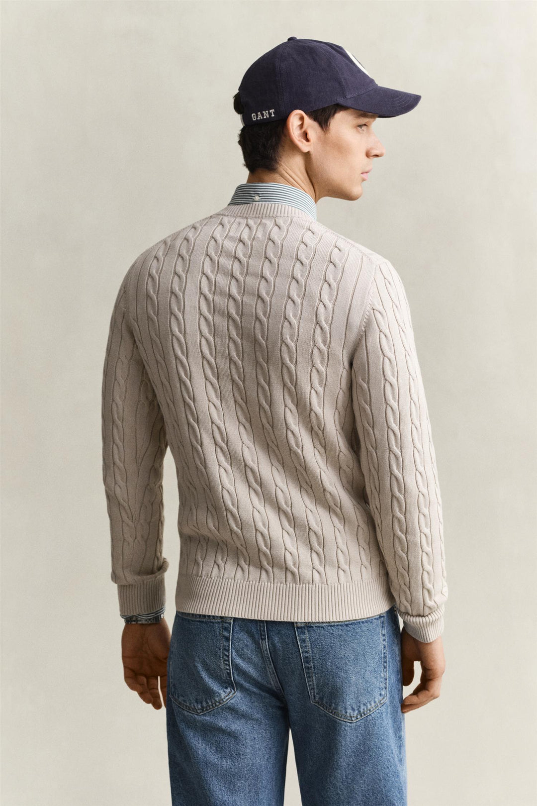 CLASSIC CABLE KNIT SWEATER
