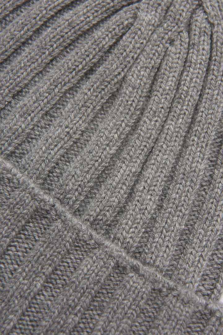 KNITTED HAT